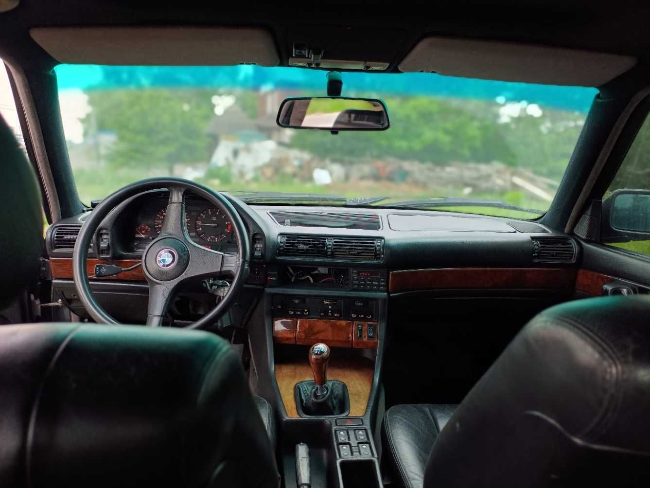 В розборі BMW e32 735i