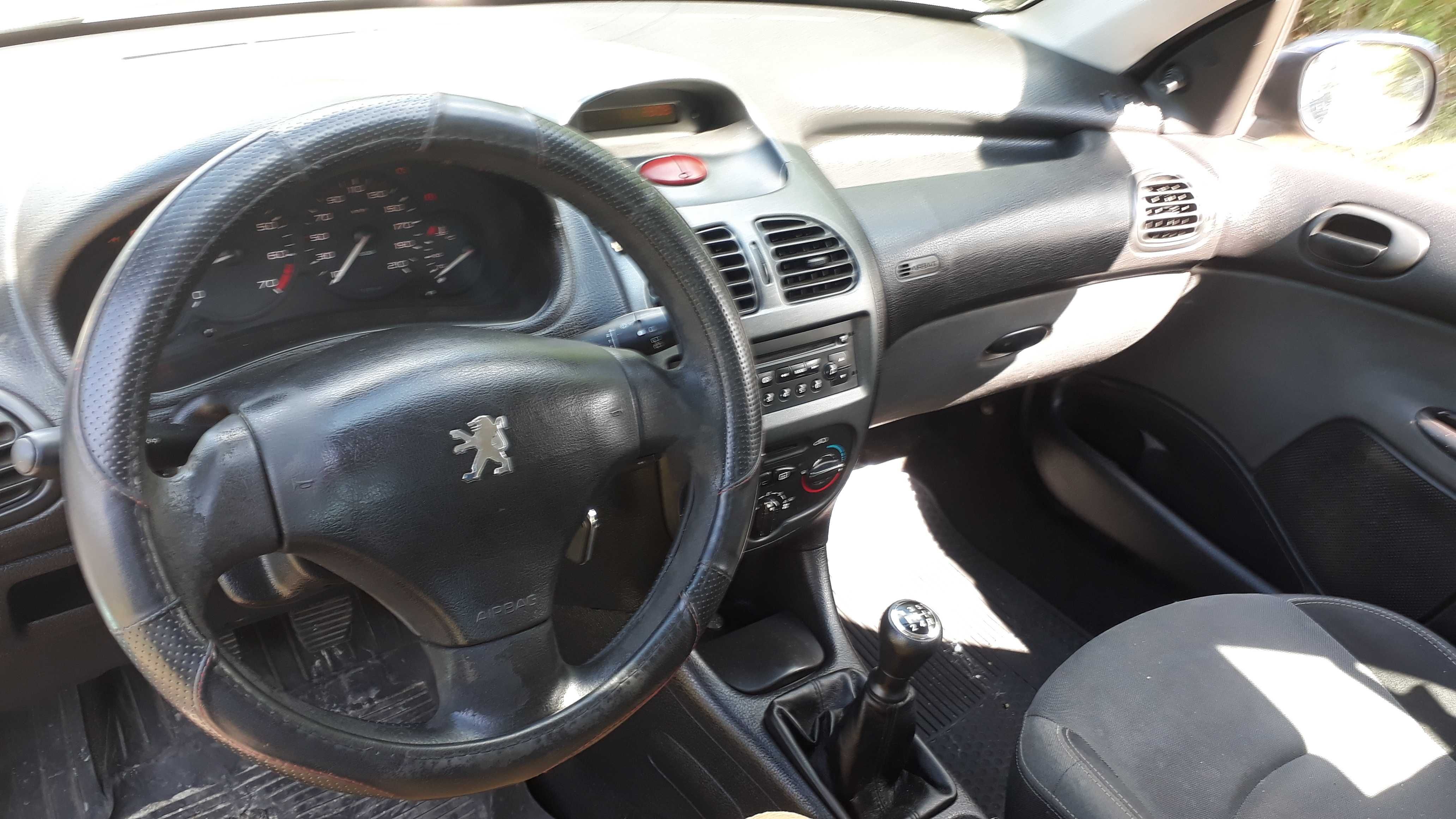 Продам автомобіль Peugeot 206