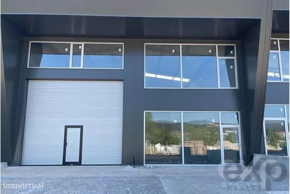 Armazém Industrial de Excelente qualidade em Lousada
