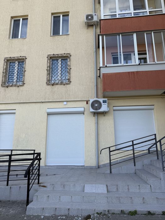 Оренда 47м2 приміщення з Фасадом в Зубрі, Новобудова