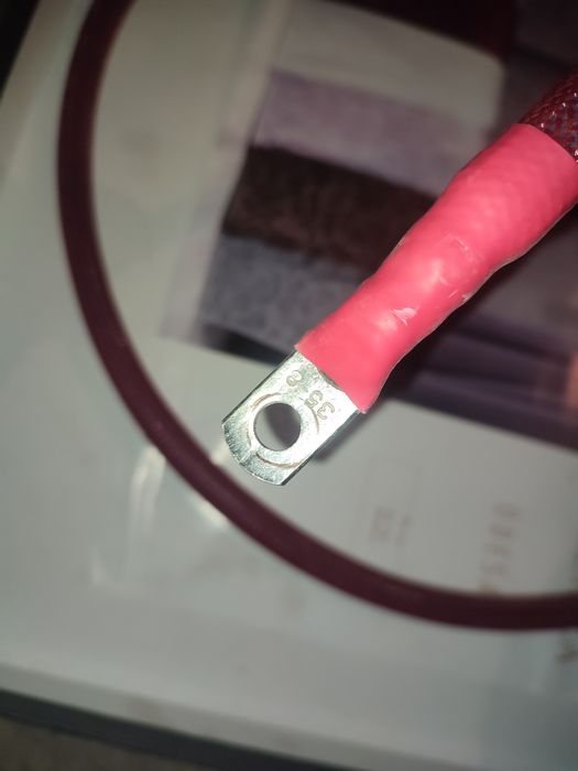 Кабелі 35mm² з клемами до акумуляторів