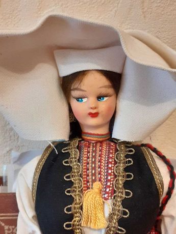 Куклы в национальных костюмах Нидерландов и Эстонии. Винтаж.
