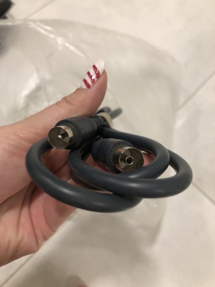 Kabel antenowy zasilajacy do TV
