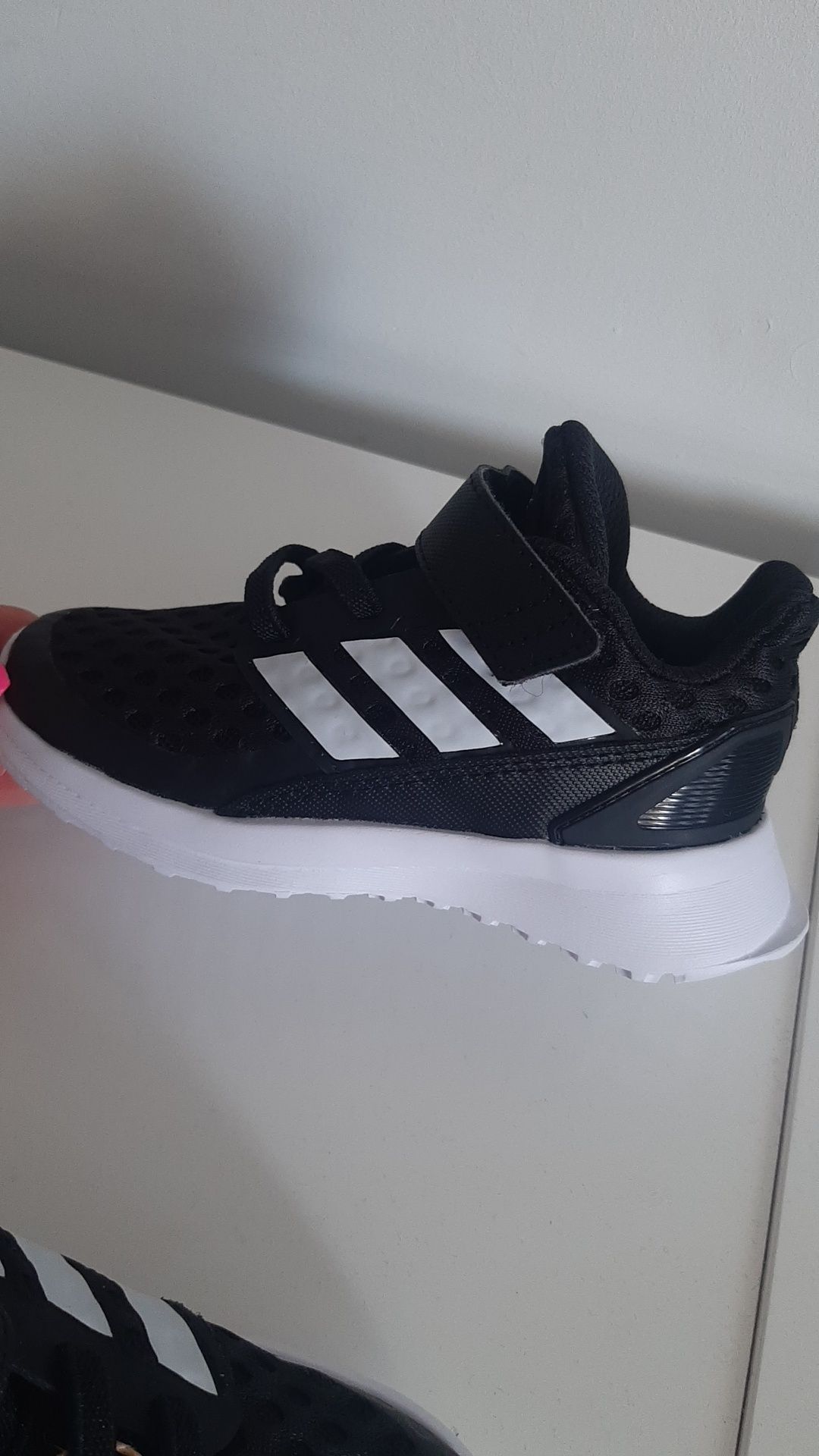 Buty Adidas chłopięce roz  23