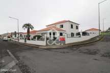 Moradia com 3 Quartos - São Pedro - Vila Franca do Campo