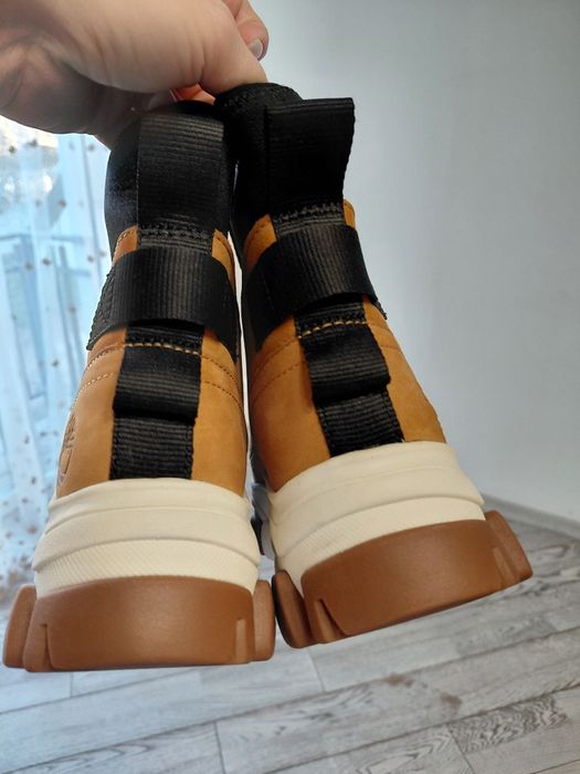 Тімберленди, на високій підошві