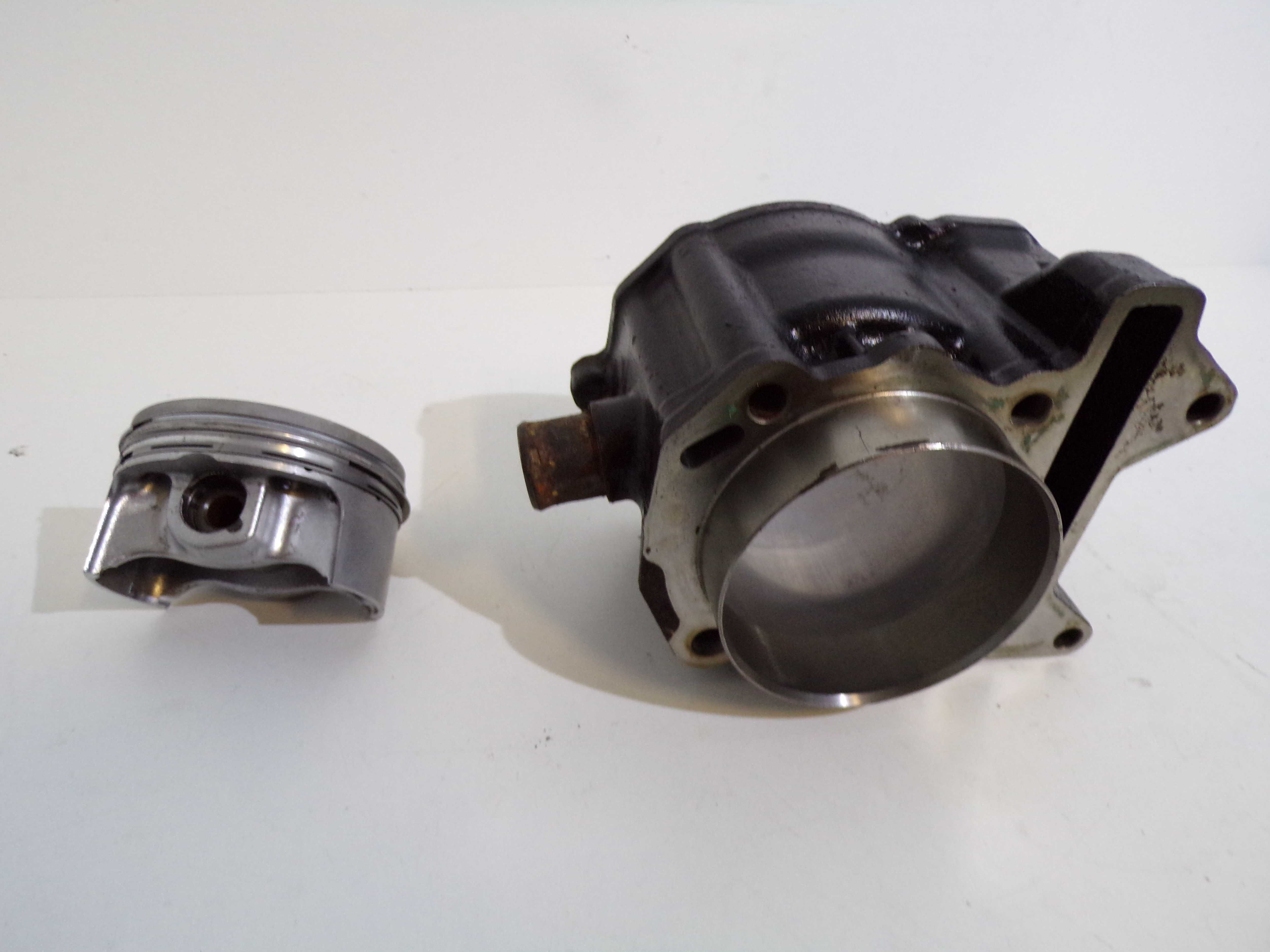 Cylinder + Tłok Vespa GTS 300 Piaggio MP3 300 Komplet OEM.