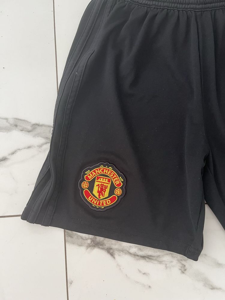 Spodenki Adidas Manchester united 11:12 lat