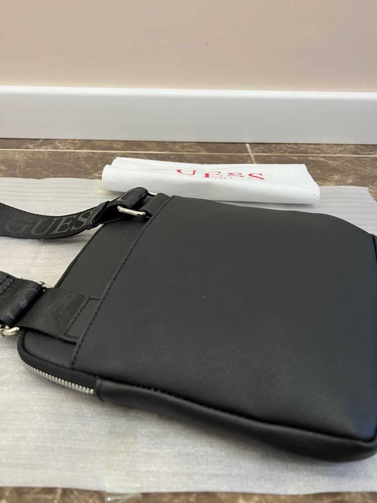 Чоловіча сумка Guess барсетка колір чорний фурнітура срібло