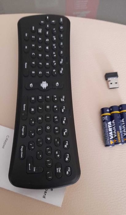 Teclado (c/rato) e comando multimédia Windows e Android