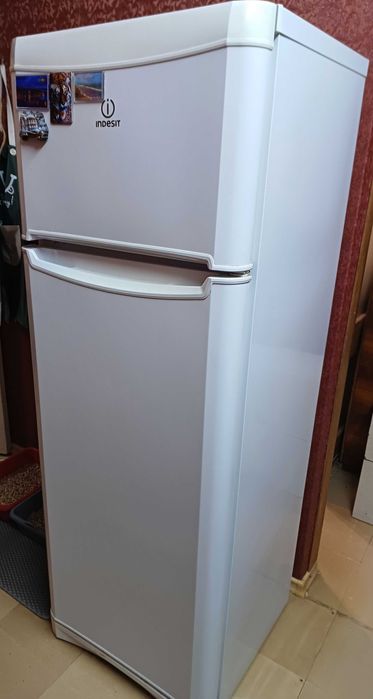 Холодильник. Не дорого. Возможен торг.