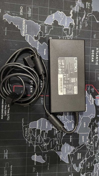 Carregador original Acer Nitro Gaming de 180w de potência. Imaculado.
