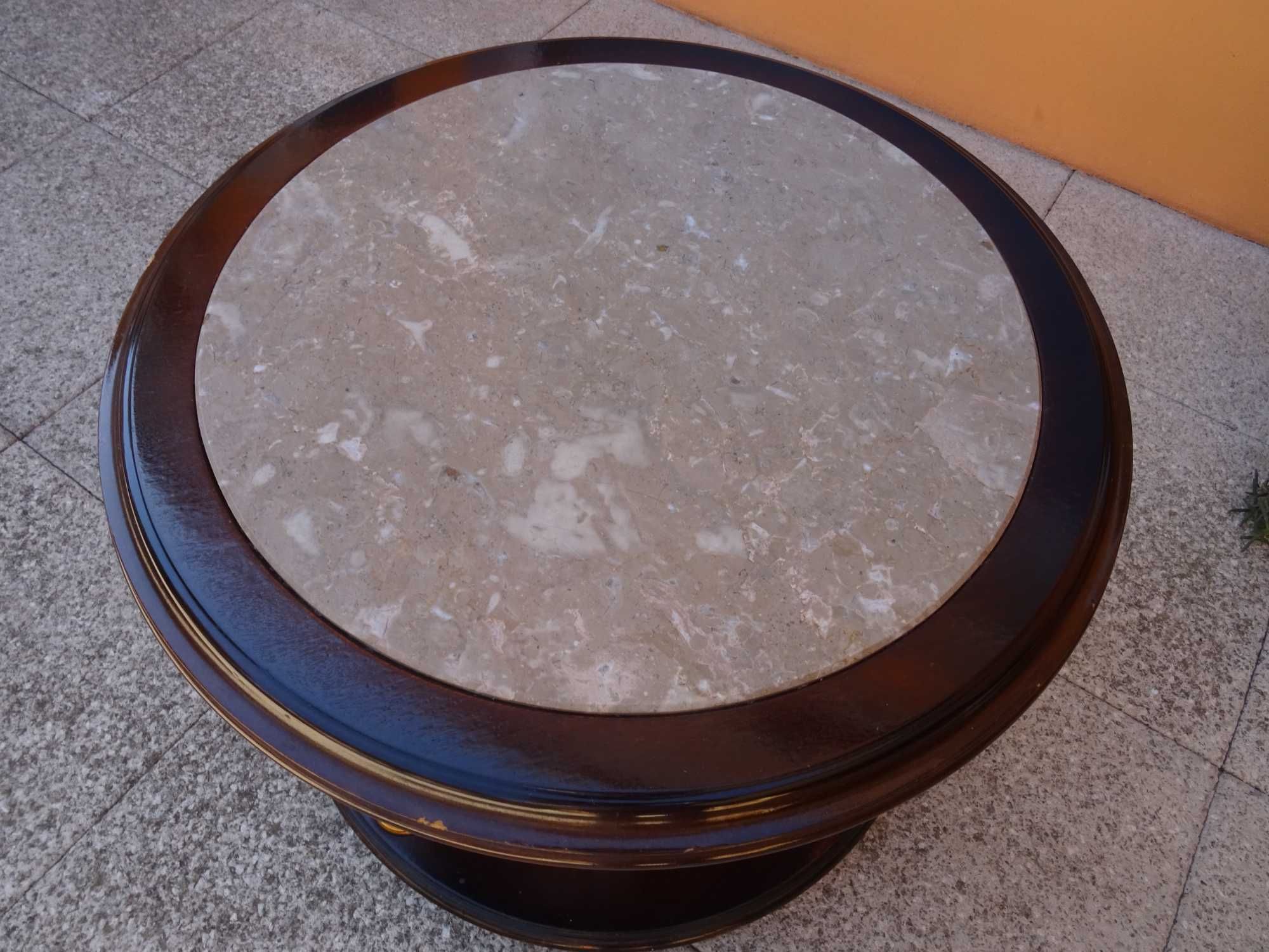 Mesa de cabeceira estilo mala espesos mesas