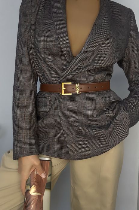 Stylowy pasek w modnym kolorze w stylu Ys L