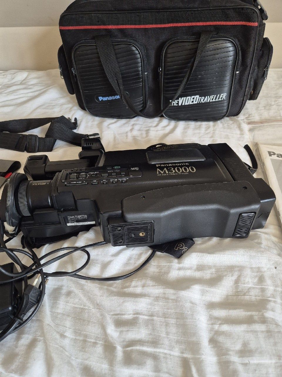Kamera VHS Panasonic M3000 + akcesoria