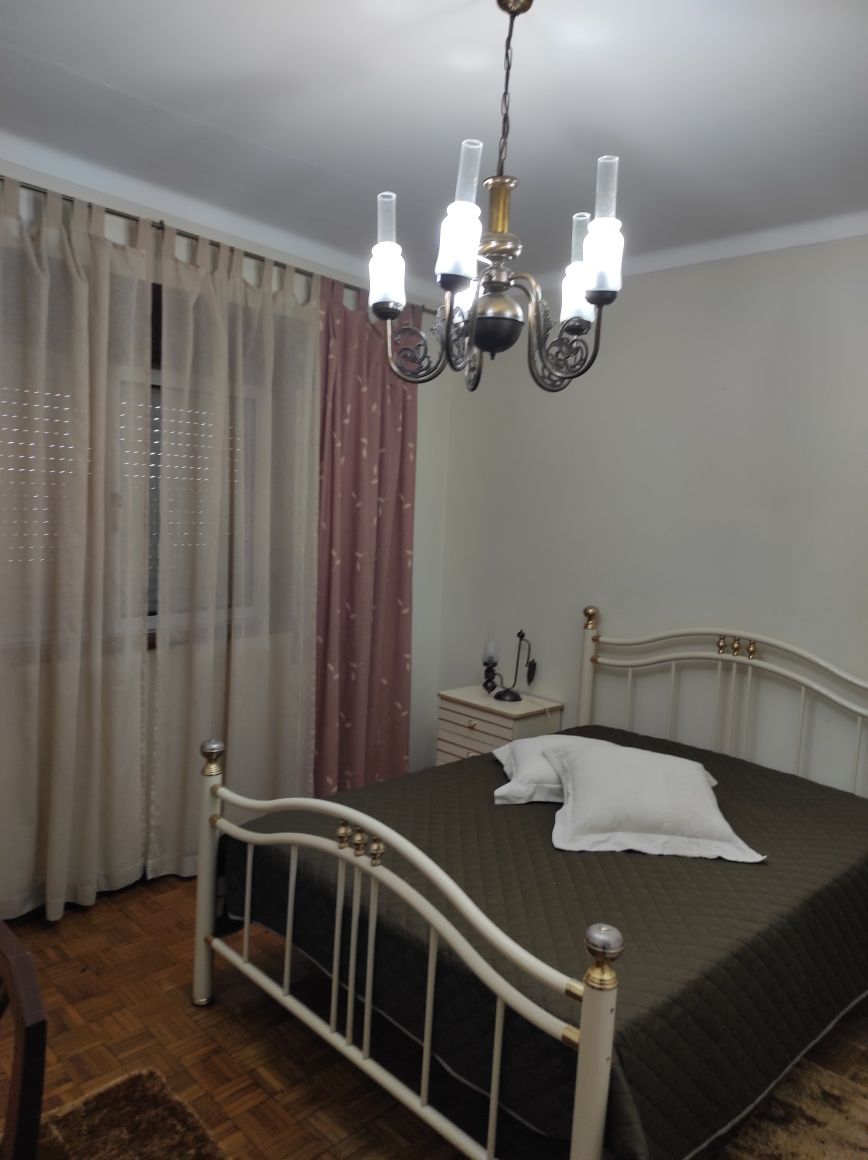 Alugo apartamento