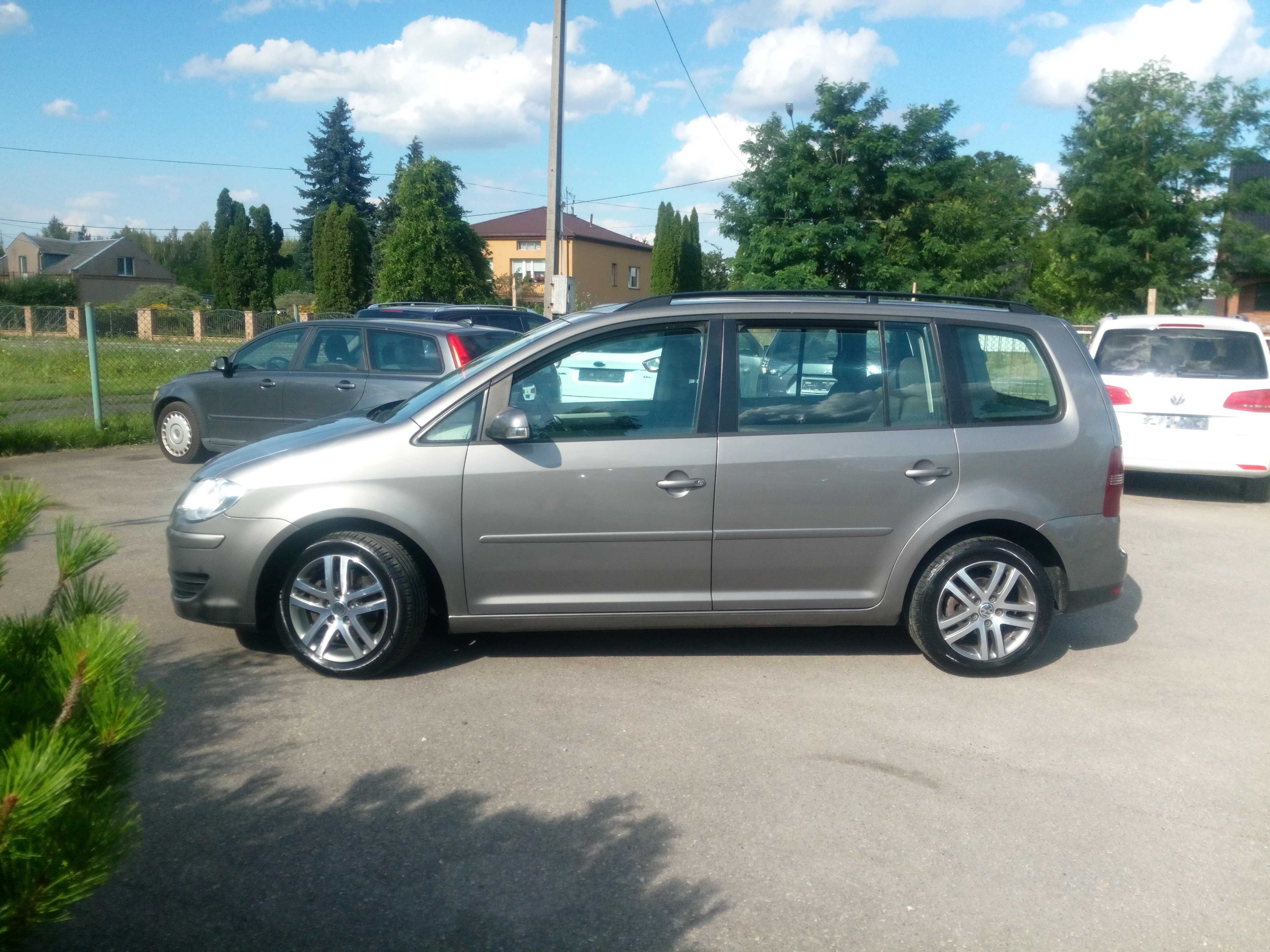 Śliczny Touran 1.9 TDI klima elektryka zarejestrowany super stan
