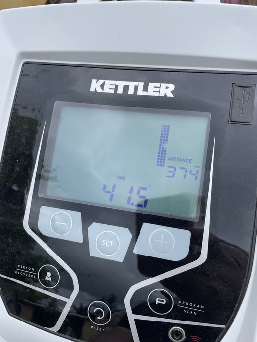 Orbitrek przednio napedowy KETTLER elyx 5 tylko 41 godzin przebiegu