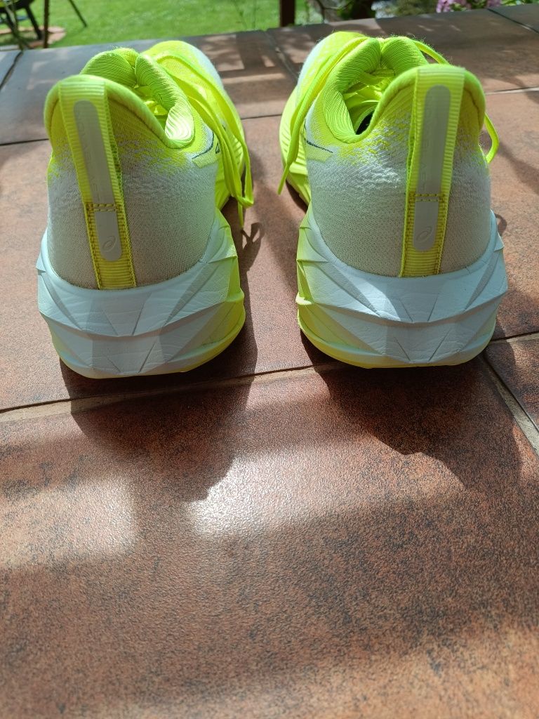 Asics Novablast 4