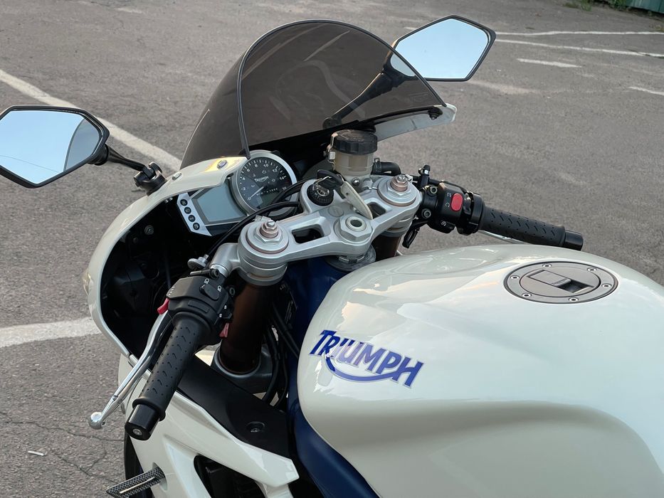 Мотоцикл TRIUMPH Daytona 675