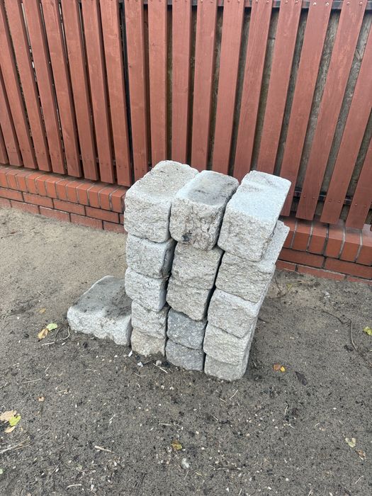Betonowe bloki kamień murowy kostka obciążniki