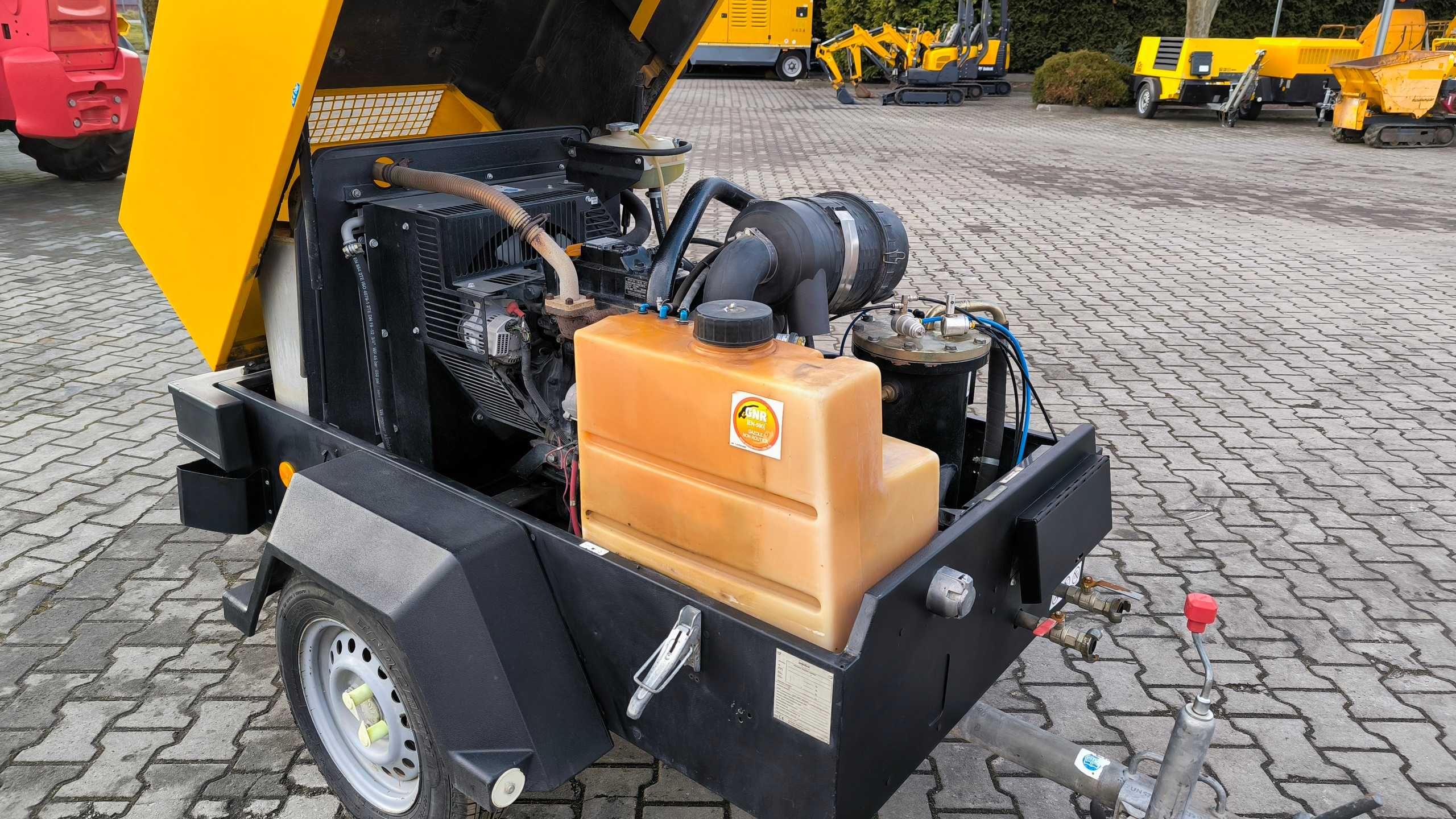Kompresor śrubowy Doosan 731 E rok 2011 cena 22900 netto po serwisie