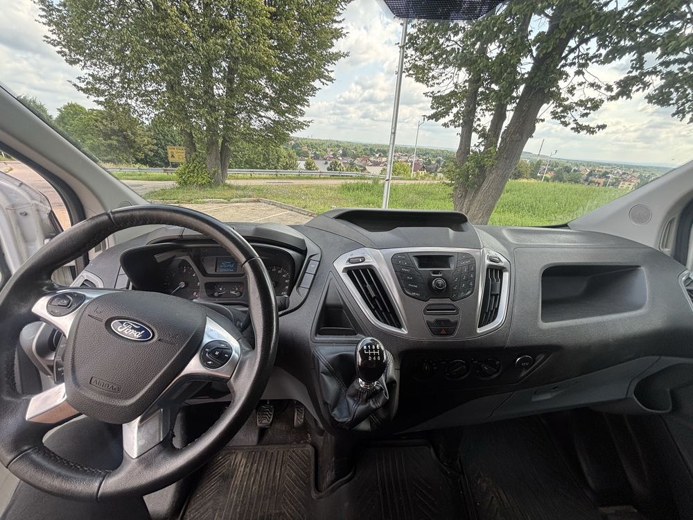Ford transit custom 2.2 tdci. Auto krajowe