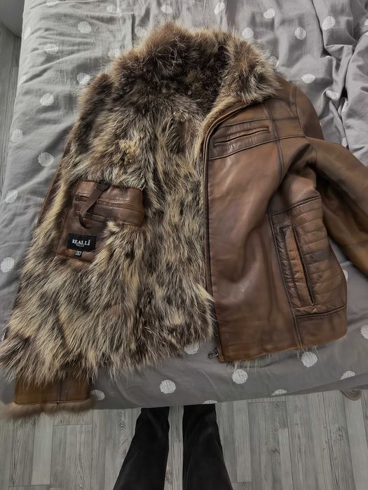 Стильна чоловіча шкіряна куртка