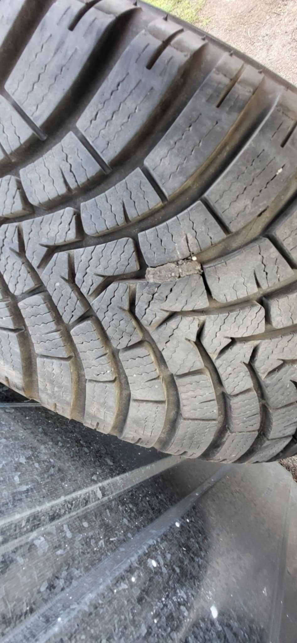 Opony Falken Eurowinter HS01 215/50 R 17 28/21R