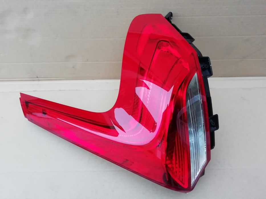 Farolim direito volvo v40 Novo original