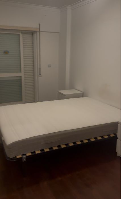 Estrado Cama 1.40 x 2.00 com colchao