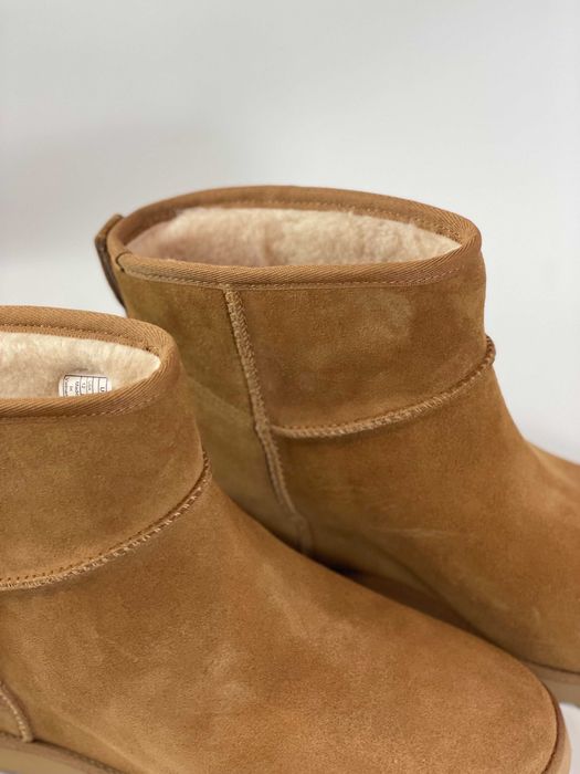 Жіночі зимові чоботи UGG Classic Femme 43 розмір