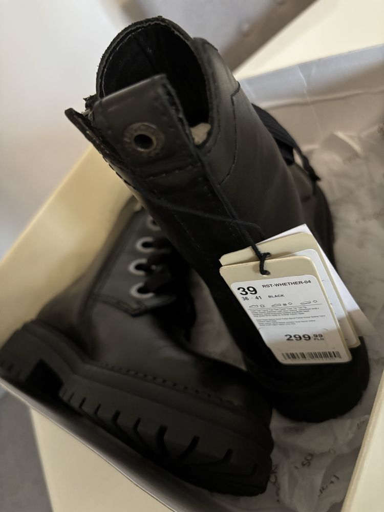 Czarne skórzane buty