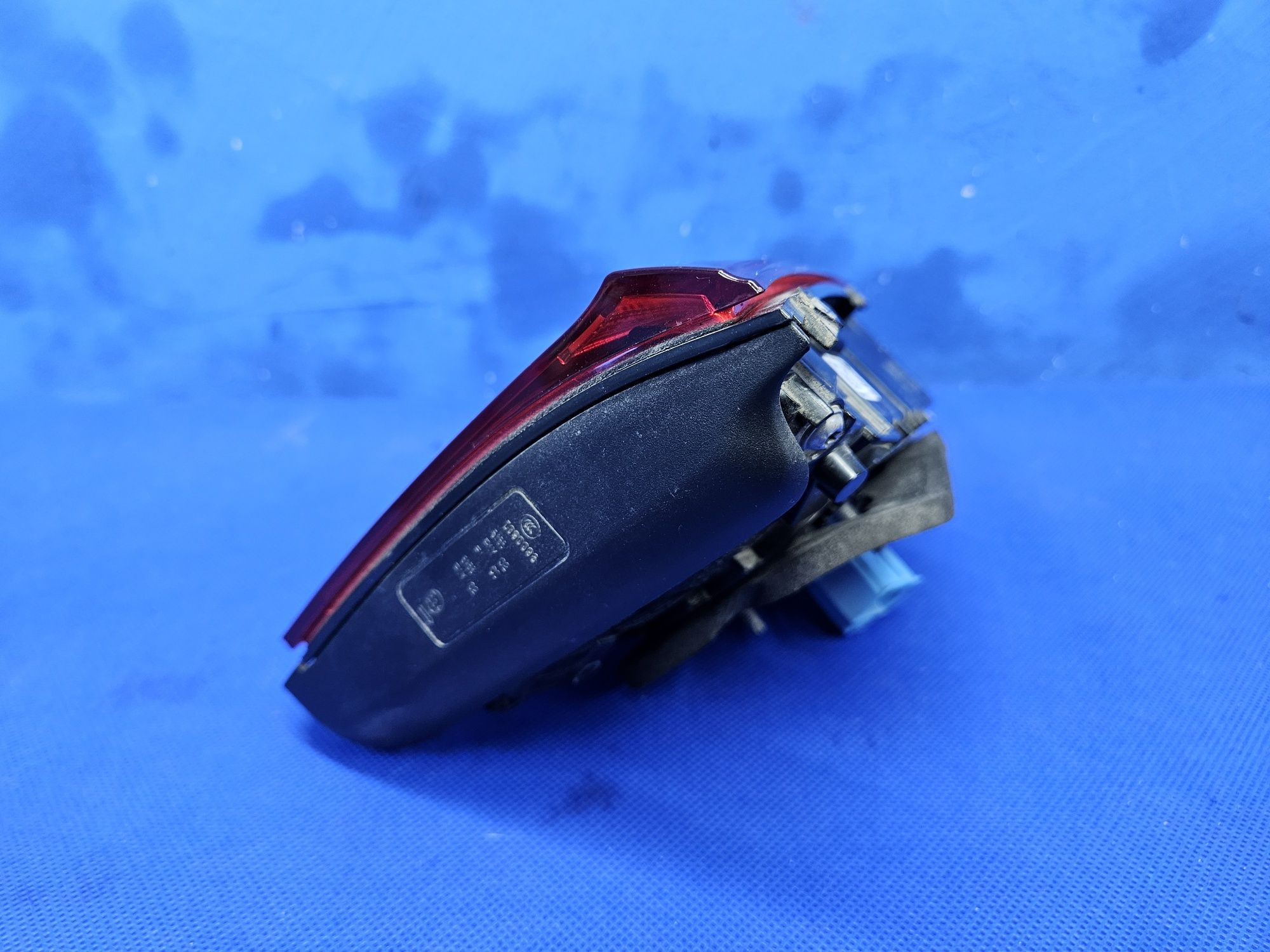 LAMPA tylna prawa VW PASSAT B8 kombi lift LED Europa w klapę prawy tył