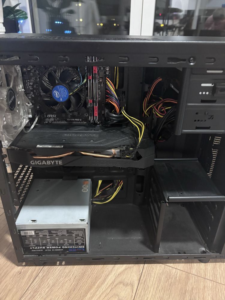 KOMPUTER DO GIER -GTX 1660ti + i5 8400 + 16GB RAM + SSD 1TB WINDOWS 11