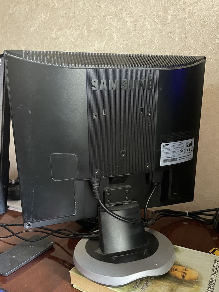 Монитор Samsung “SyncMaster 710N”