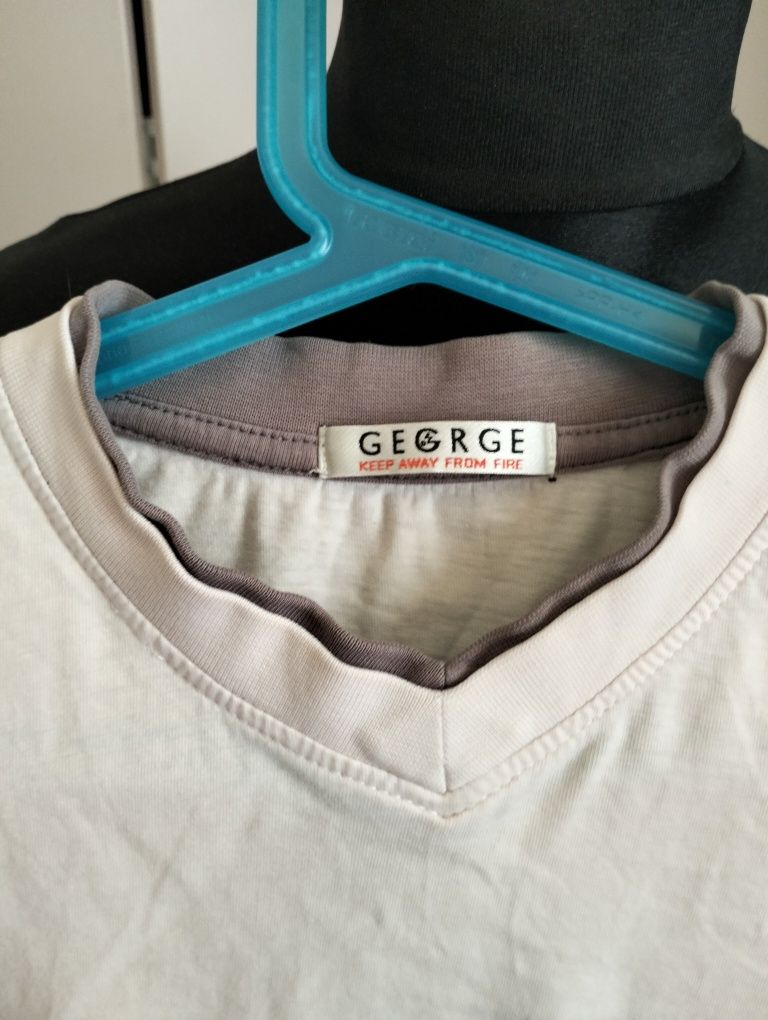 Dziewczęcy t-shirt marki George rozmiar 128-134 cm