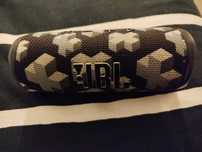 Coluna JBL x Martin Garrix