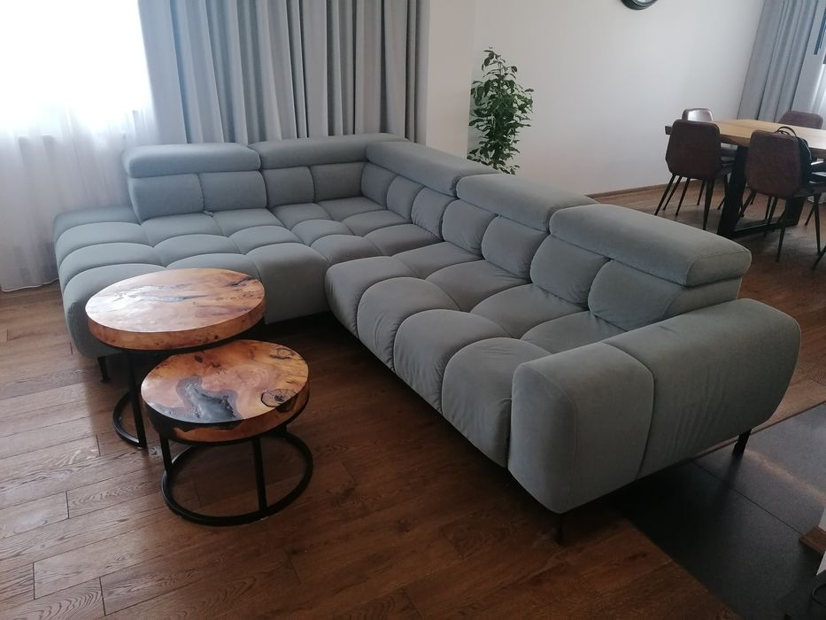Narożnik z wysuwanym siedziskiem