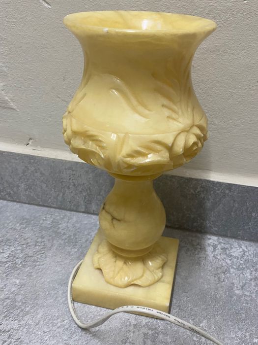 Lampka z alabastru