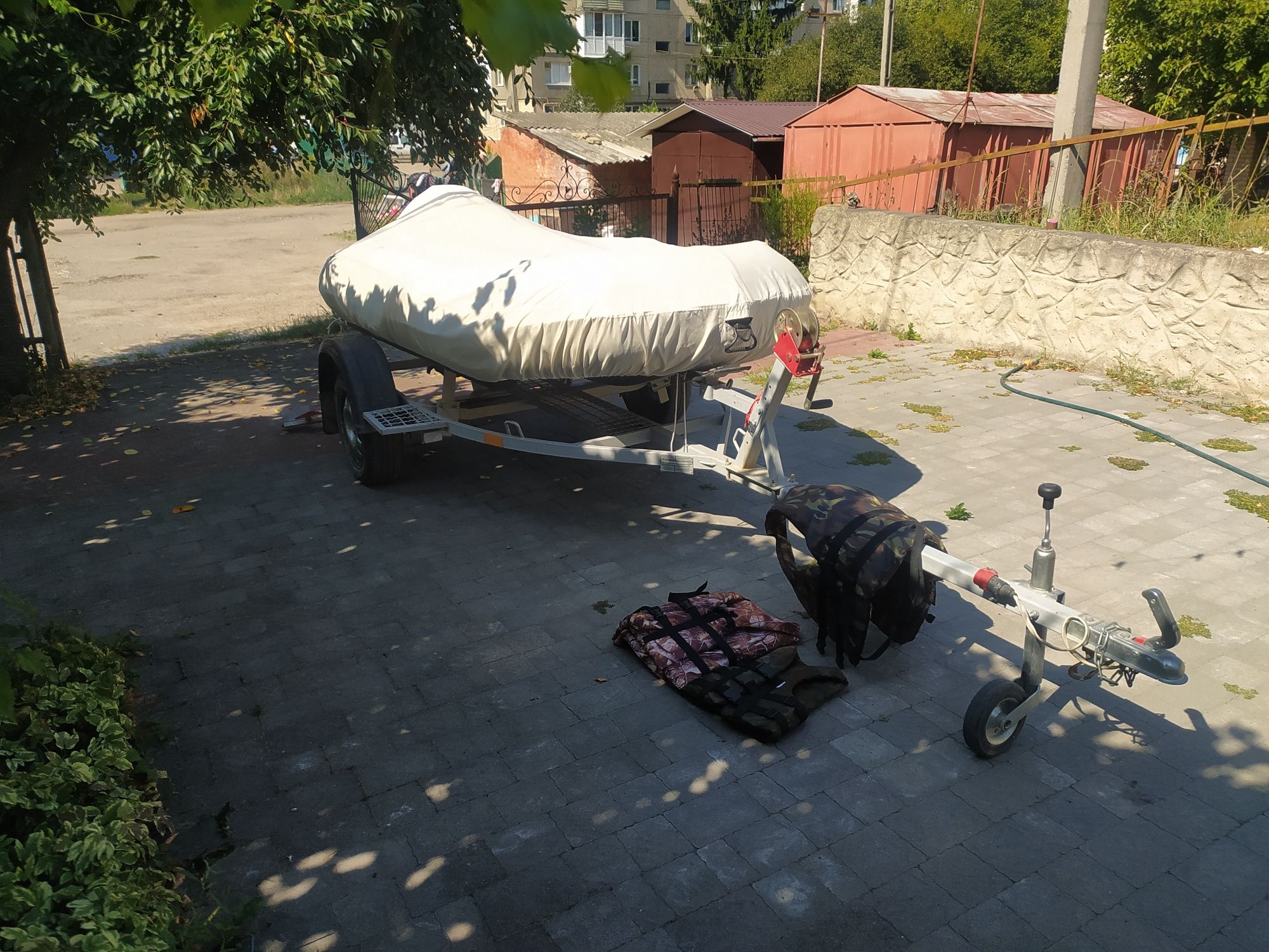 ТЕРМІНОВО Човен з мотором на лафеті ТЕРМІНОВОі