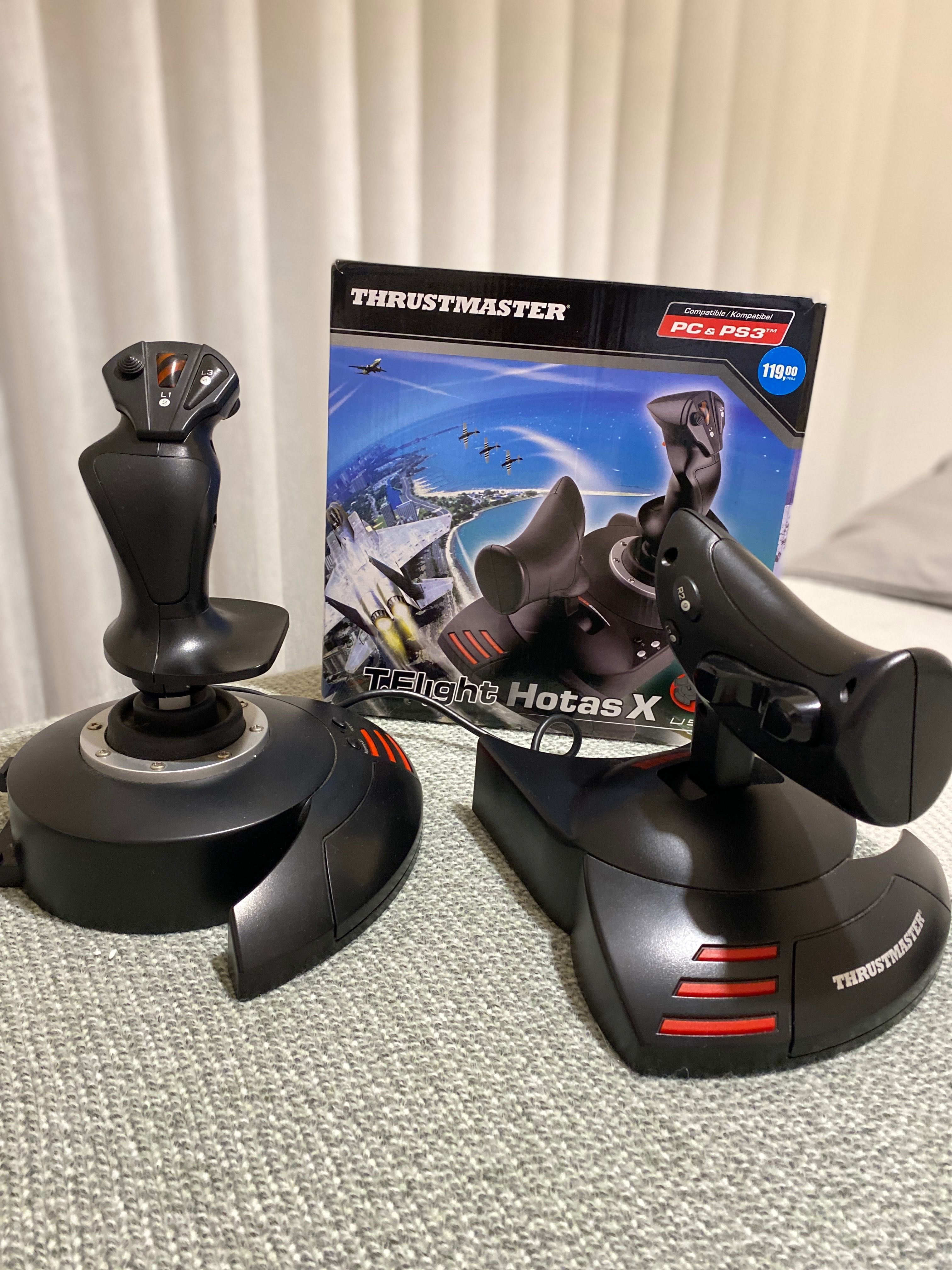 Flight simulator (joystick + throttle) - Thrustmaster