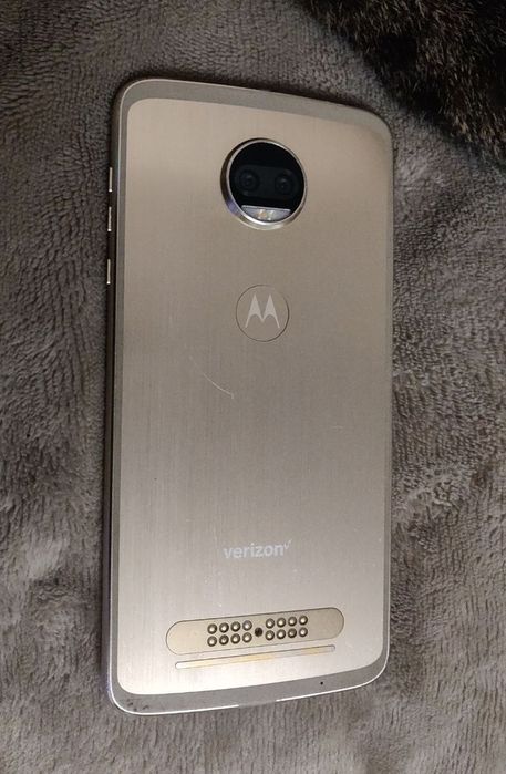 Motorola moto z2 xt1789-01 4/64Гб.