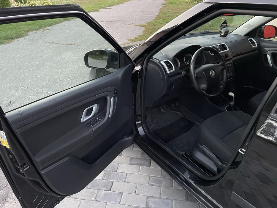 Продам автомобіль шкода фабія 2008 рік 1.6 бензин не фарбована