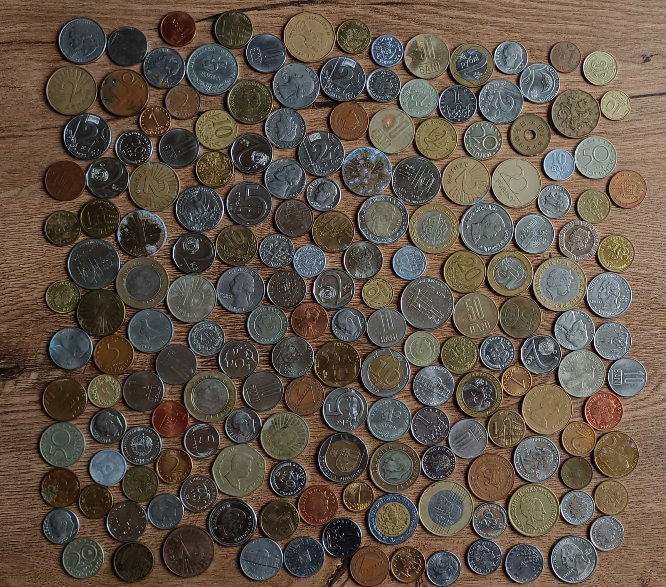 Zbiór obiegowych monet (177 szt.) z 20 krajów