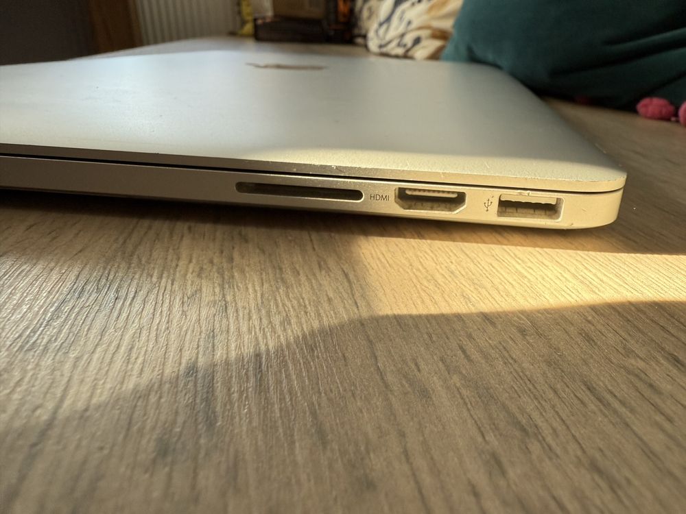 macbook pro 15” Retina mid 2014 i7 16gb 256gb
