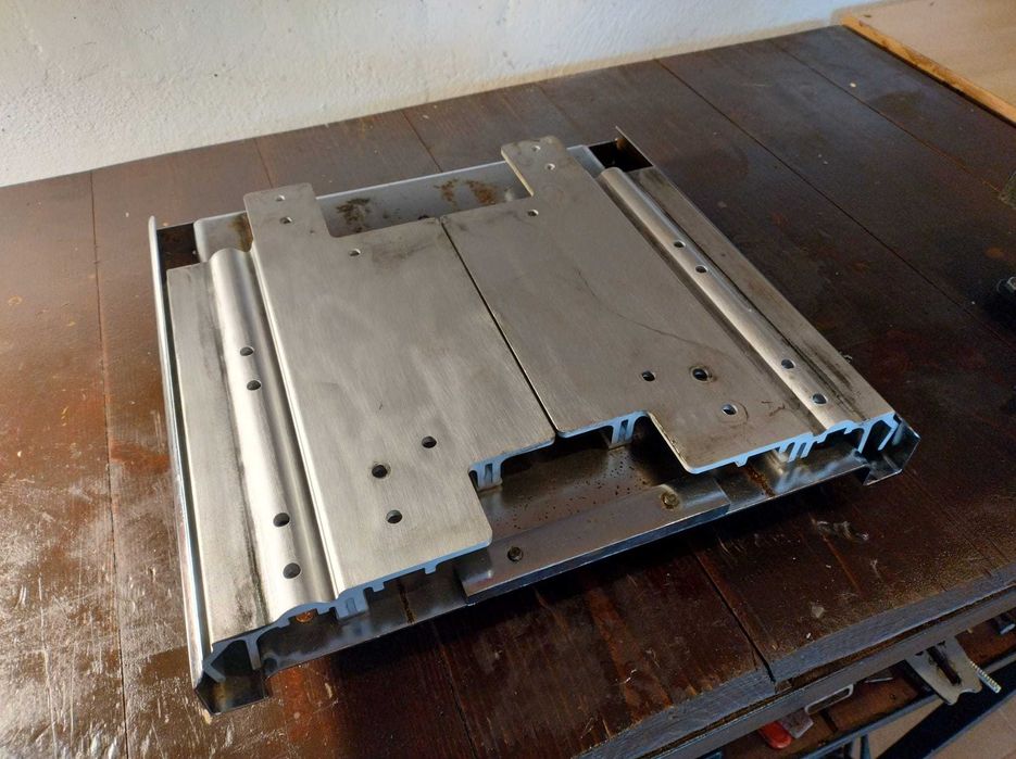 Harley Davidson Electra Road zestaw do przesunięcia kufra Kuryakyn