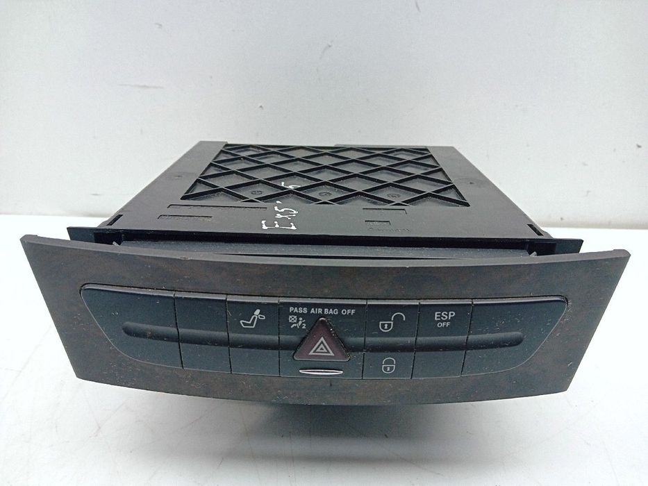 Rádio / auto-rádio MERCEDES-BENZ CLS (C219)
