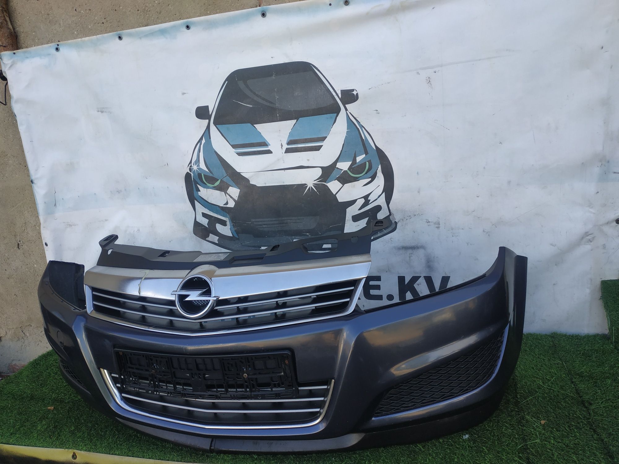 Бампер Opel Astra H