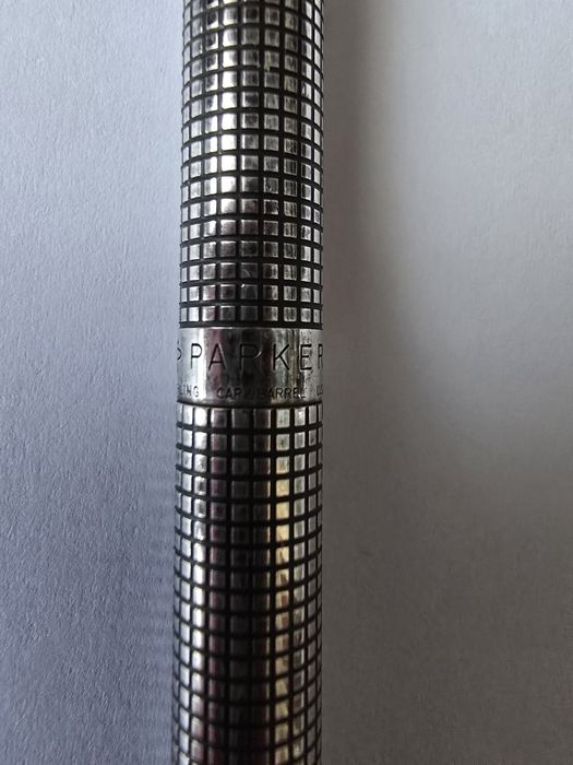 Caneta Parker prata